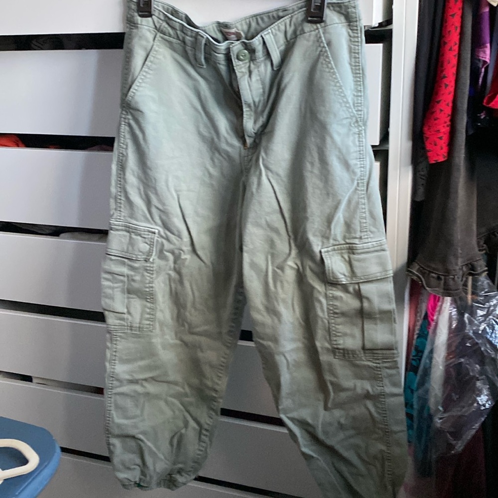 Ladies Levi Cargo Jeans